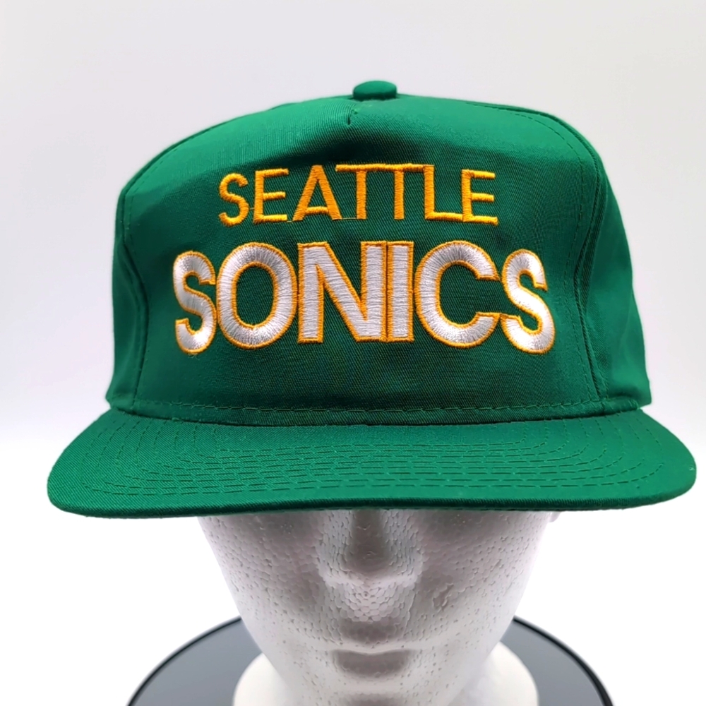 Starter| NWOT Vintage NBA Green Seattle Sonics Snap Back Green Brim